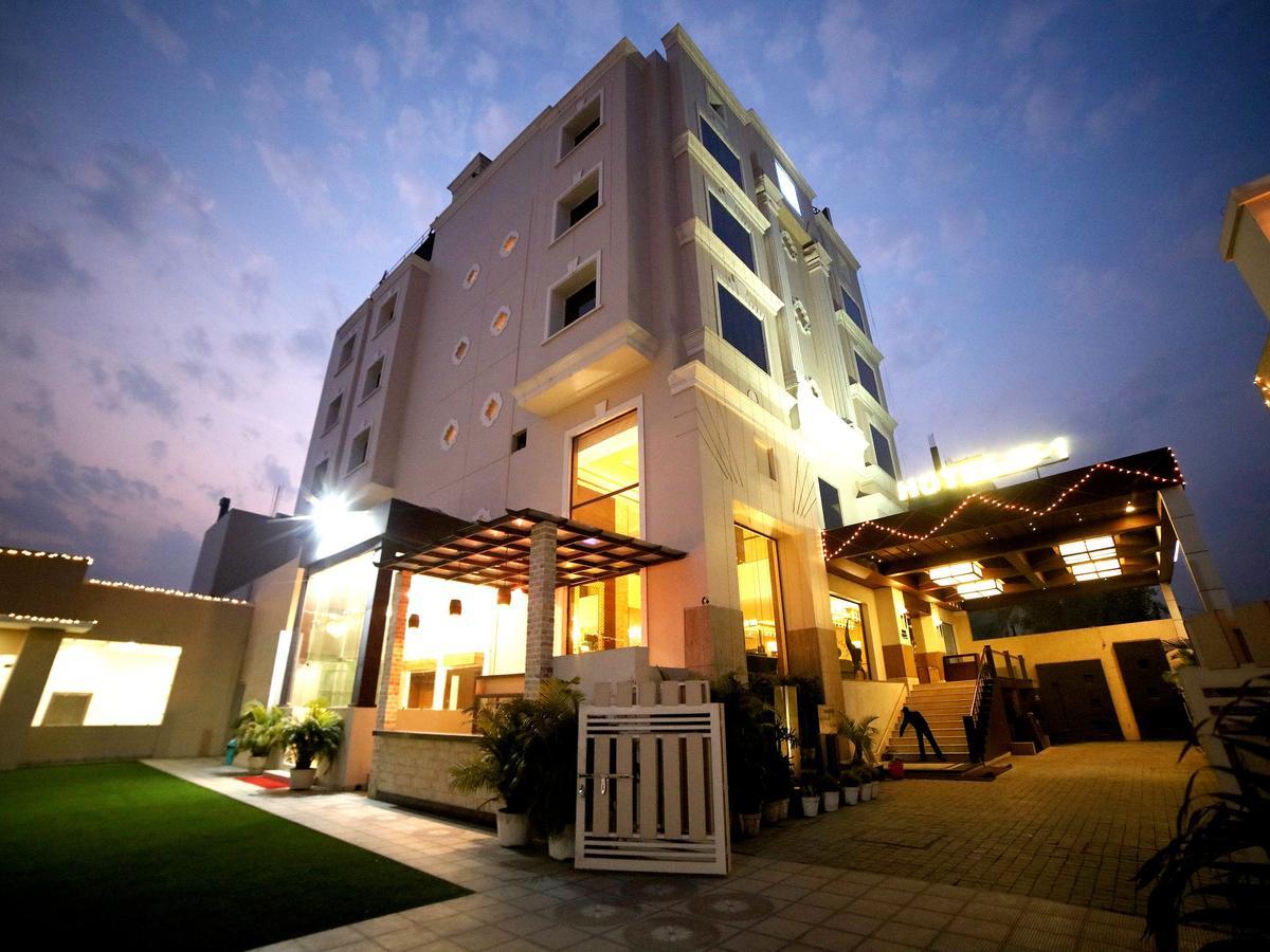 Hotel M1 Jalandhar Exterior photo